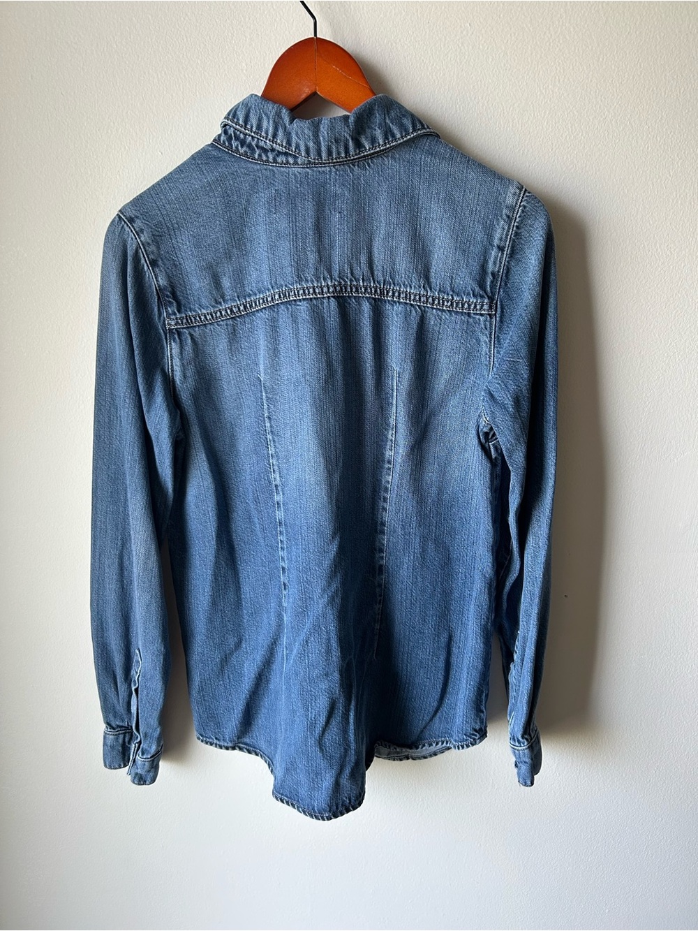 KUT FROM THE KLOTH Medium Blue Lyocell Denim Chambray Button Down Shirt Size XS - Picture 8 of 8